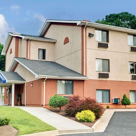 Days Inn By Wyndham Torrington Extérieur photo