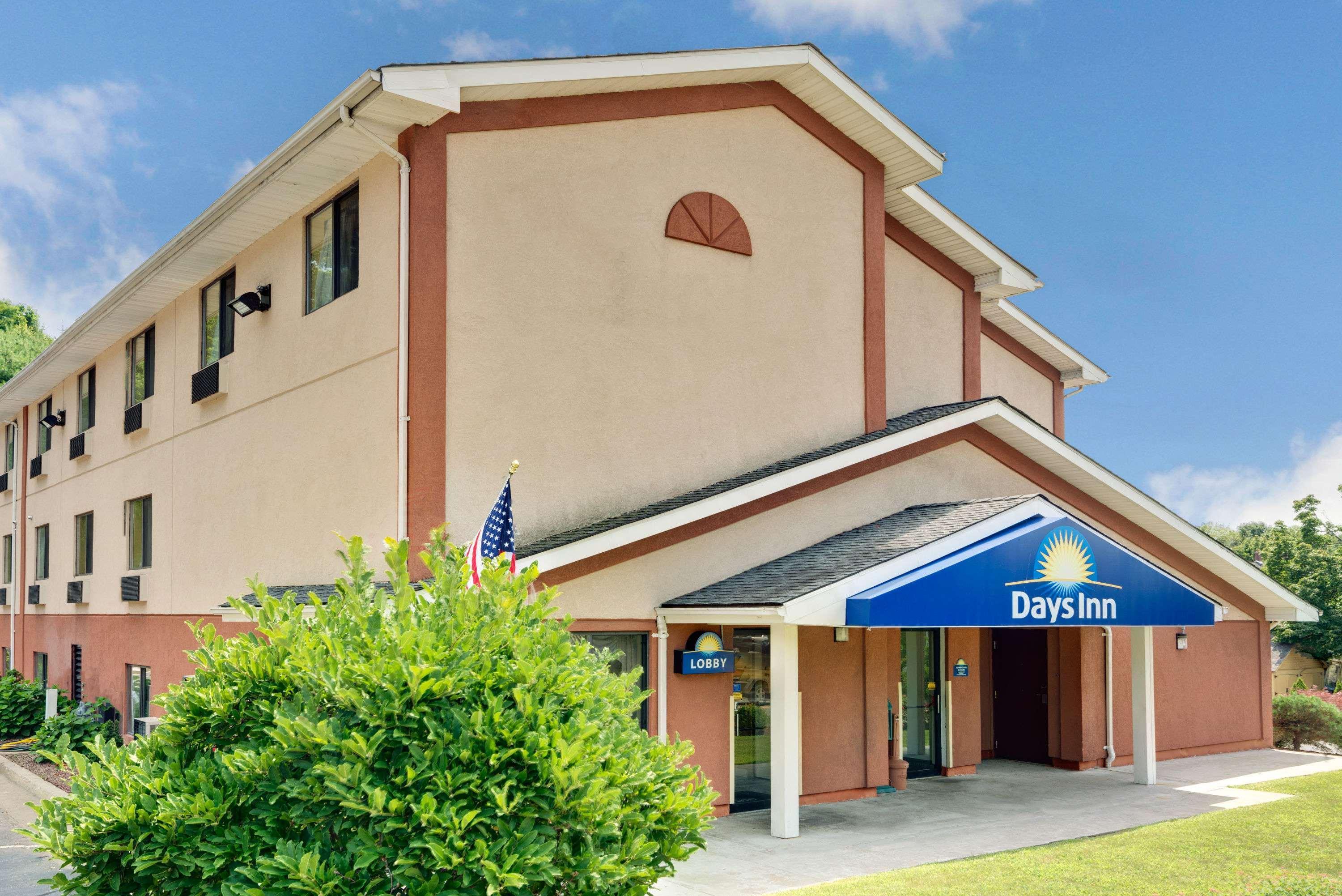 Days Inn By Wyndham Torrington Extérieur photo
