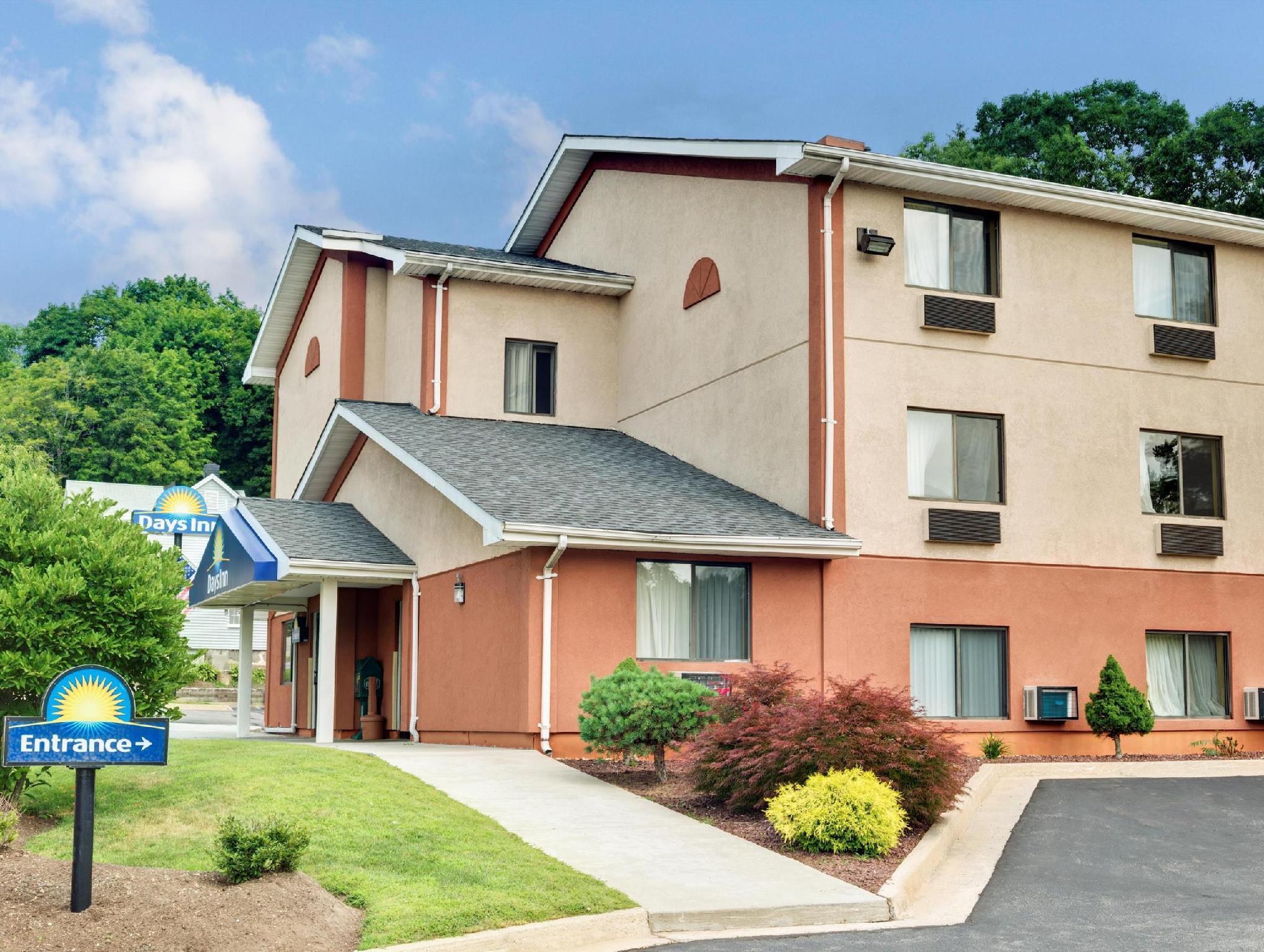 Days Inn By Wyndham Torrington Extérieur photo