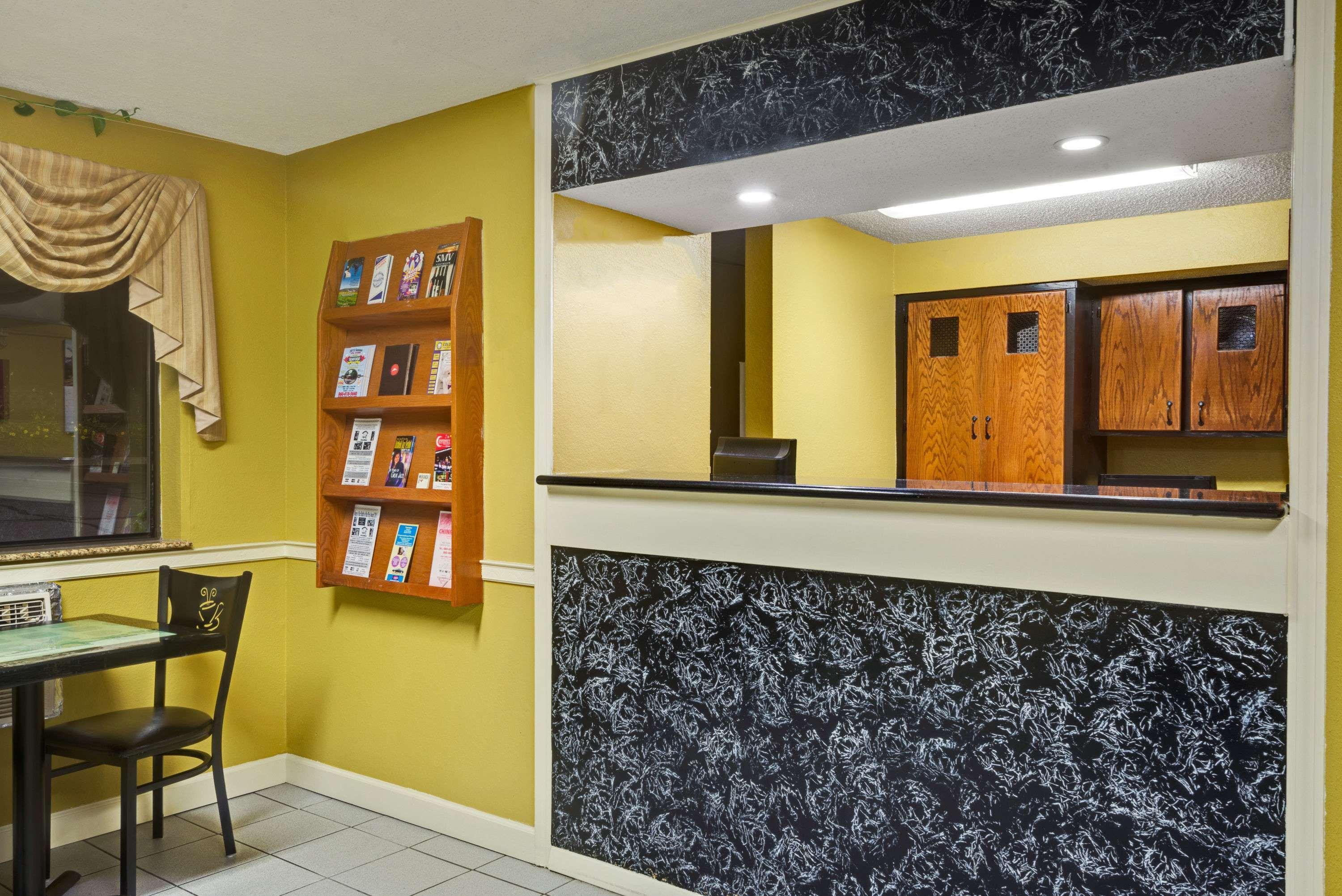 Days Inn By Wyndham Torrington Extérieur photo