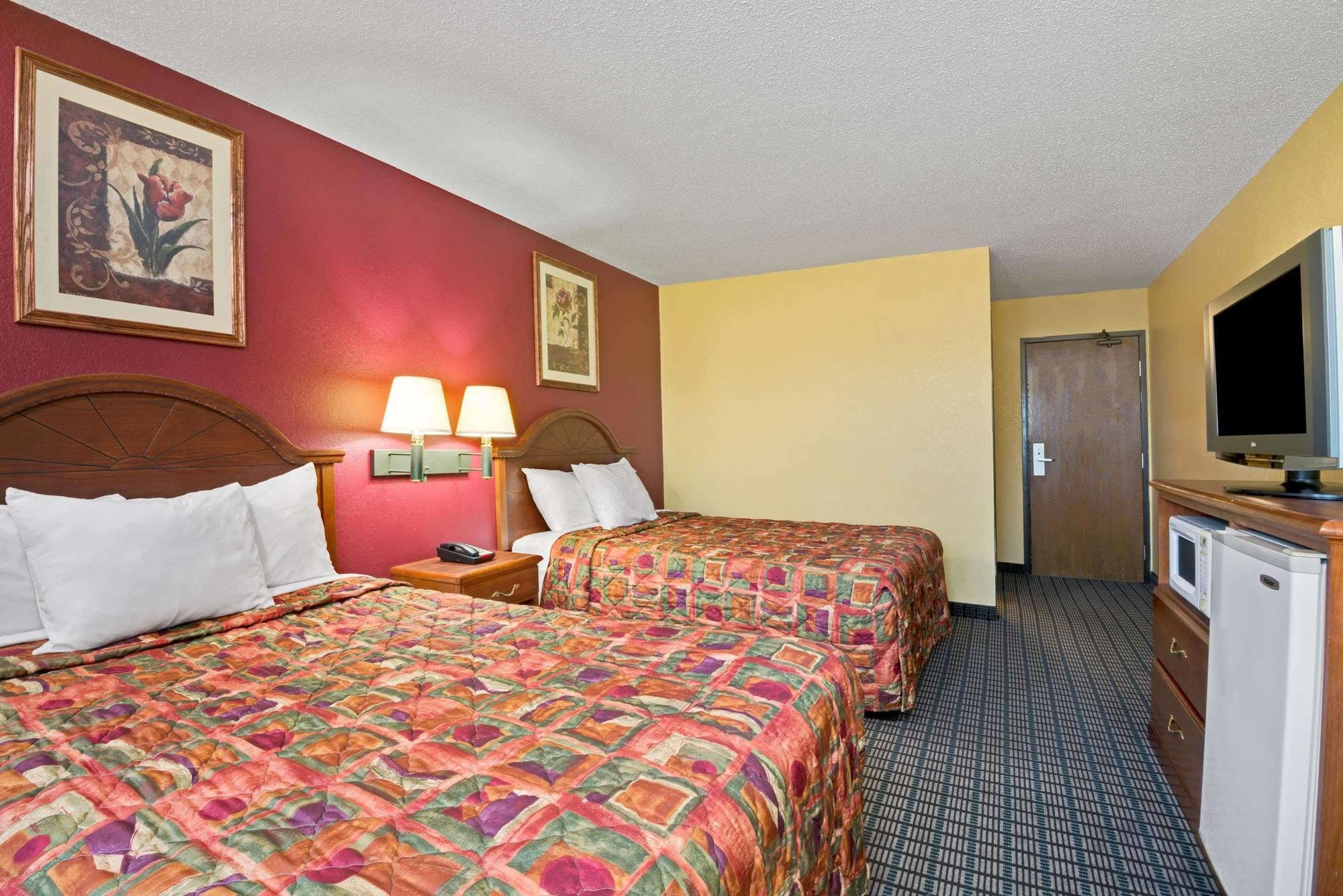 Days Inn By Wyndham Torrington Extérieur photo