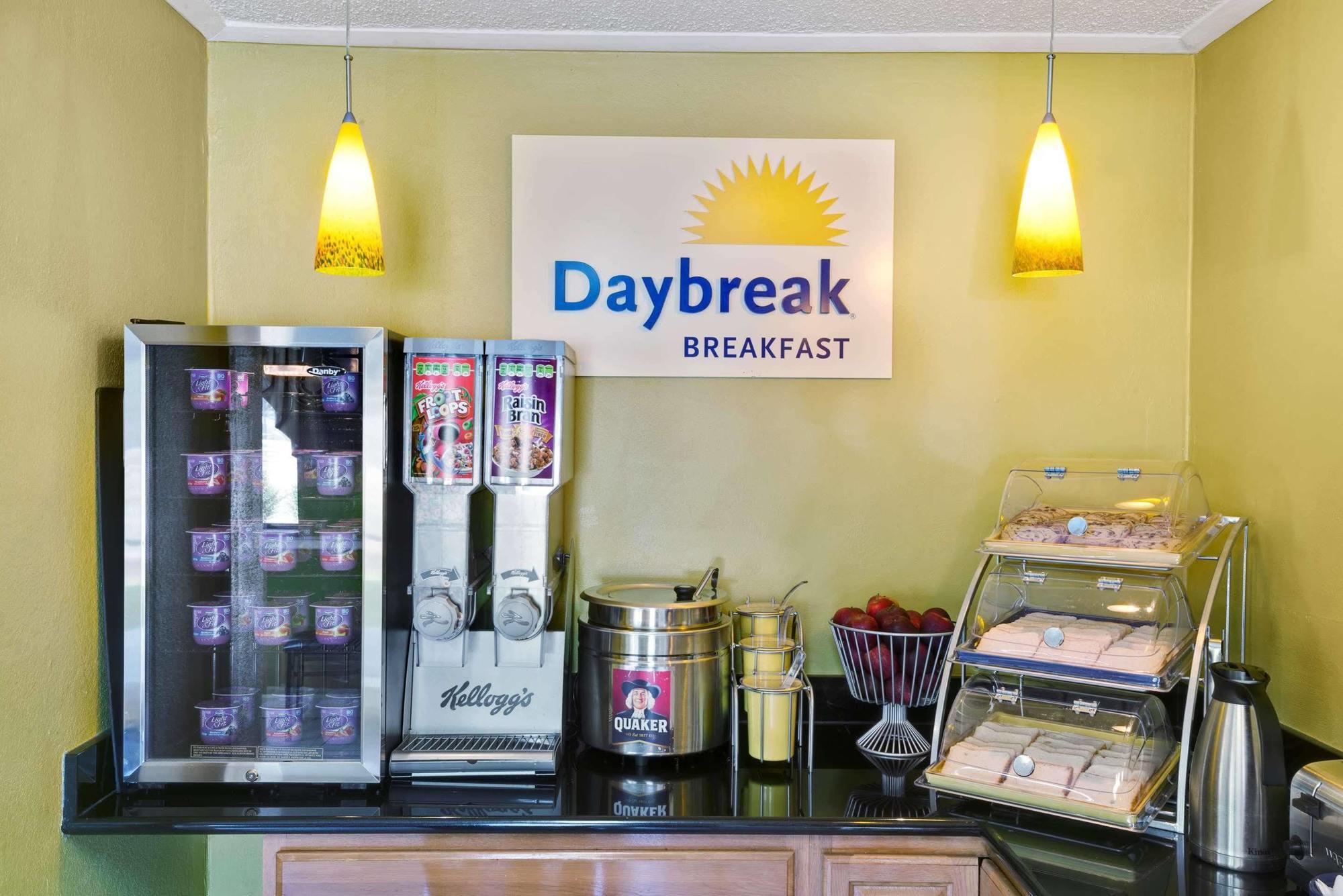 Days Inn By Wyndham Torrington Extérieur photo