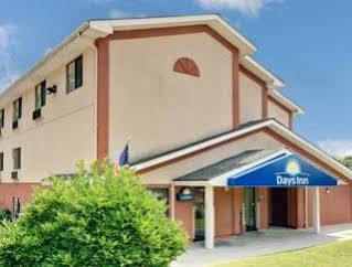 Days Inn By Wyndham Torrington Extérieur photo