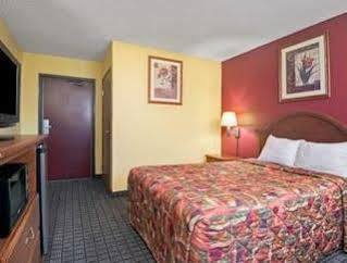 Days Inn By Wyndham Torrington Extérieur photo